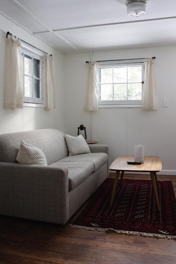 Anchor Inn Traverse City Bagian luar foto